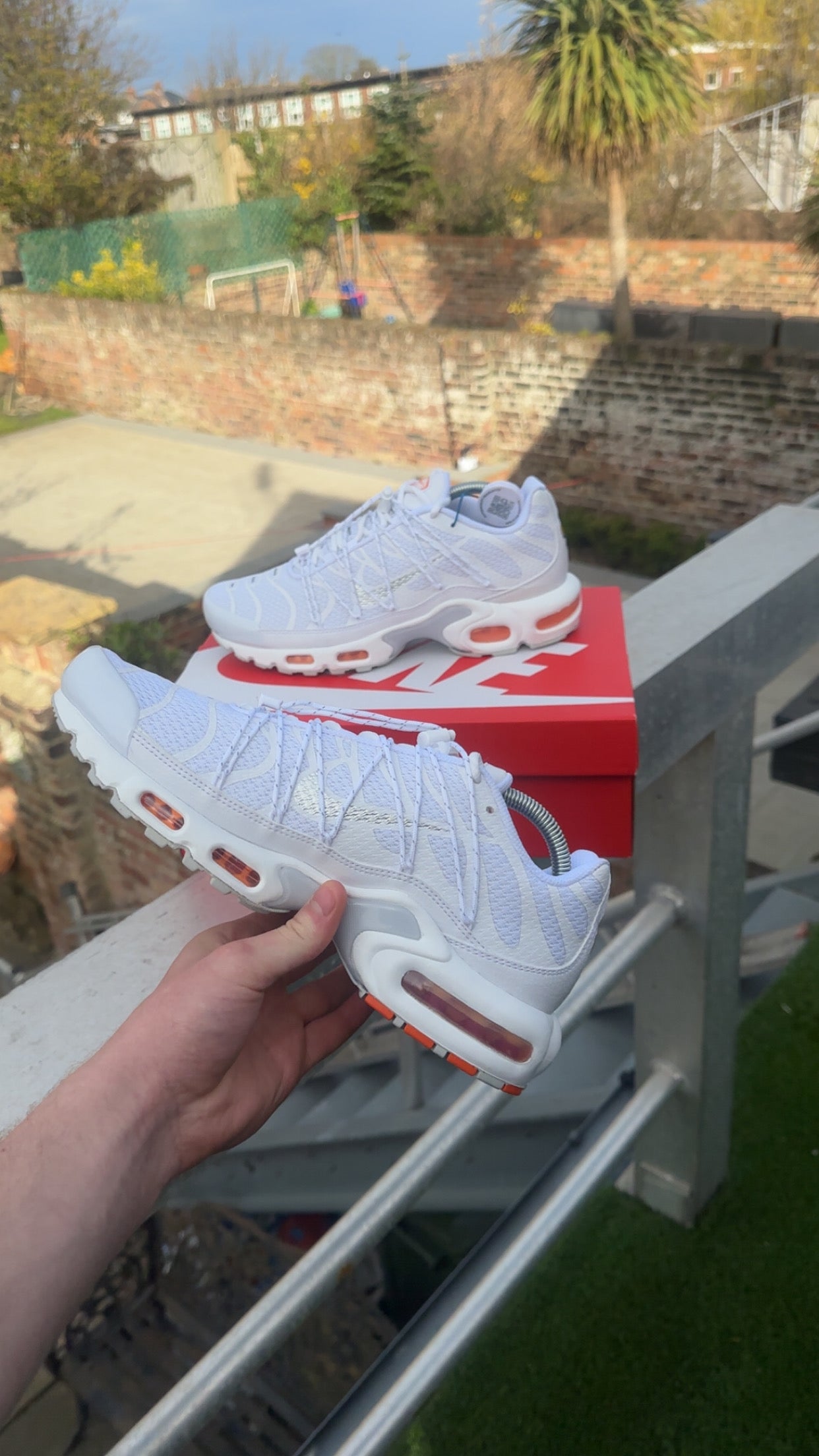 Nike air max plus triple white utility