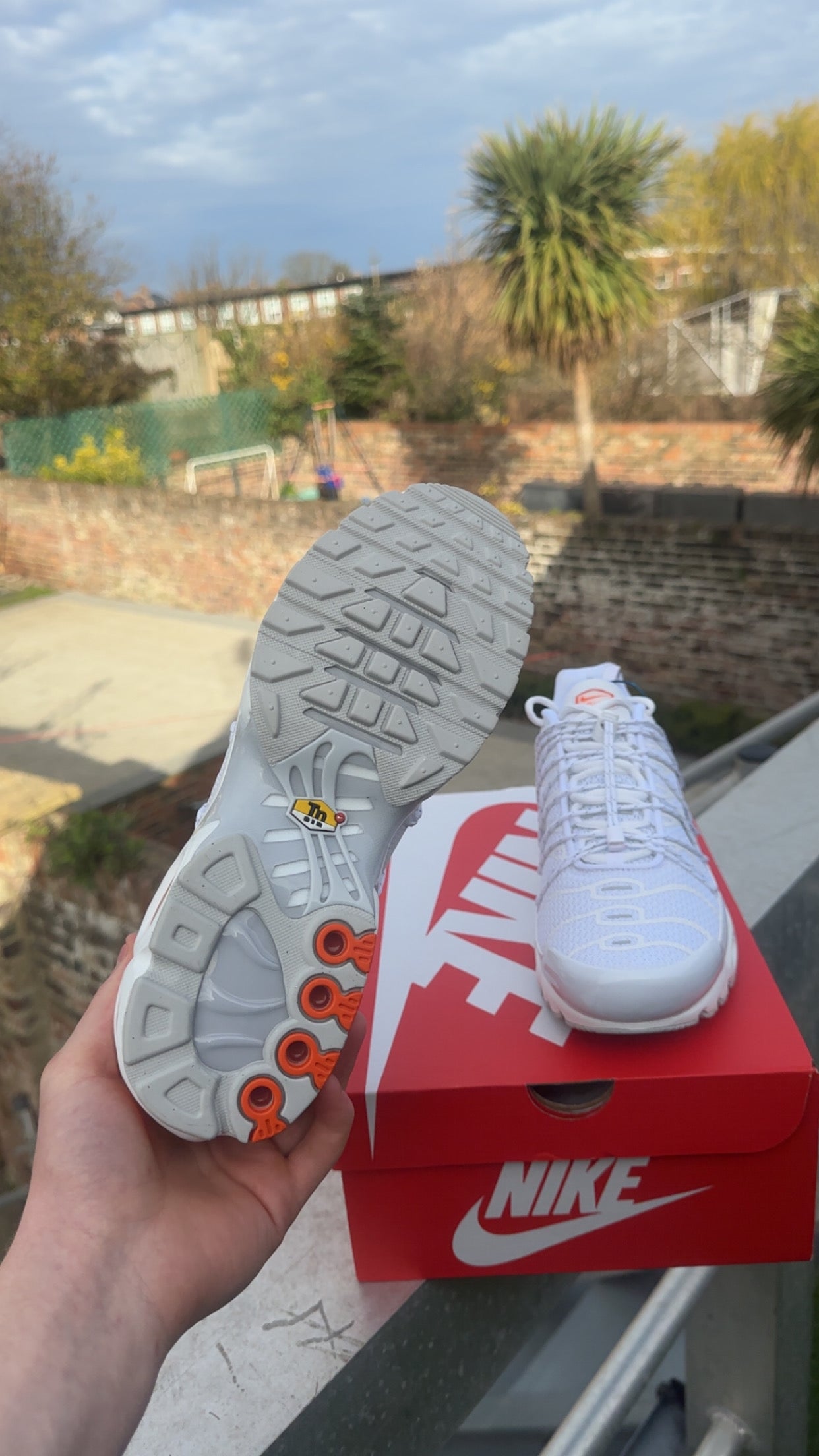 Nike air max plus triple white utility