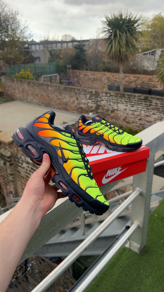 Nike air max plus lemon venom