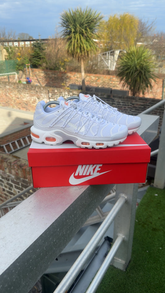 Nike air max plus triple white utility