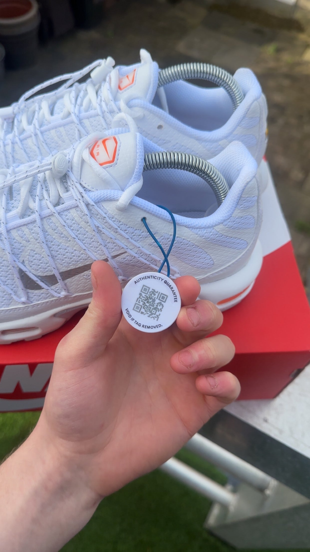 Nike air max plus triple white utility