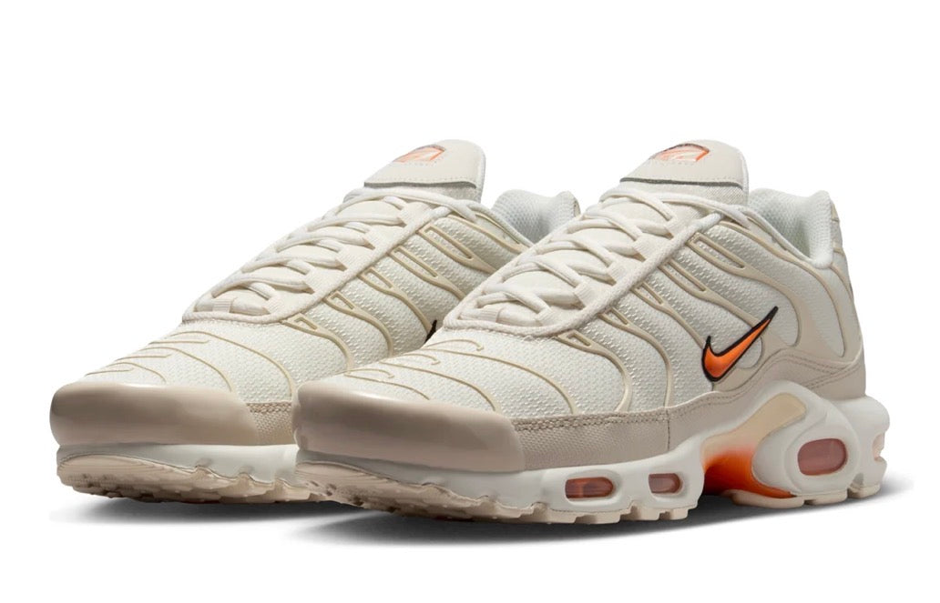 Nike air max plus "Phantom safety orange"