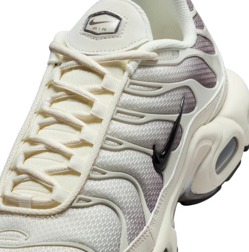 Nike air max plus "Light orewood"