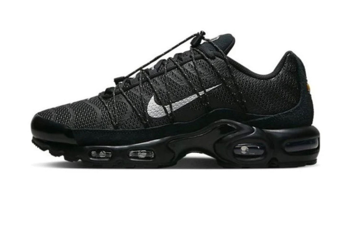 Nike air max plus utility "Triple black reflective"