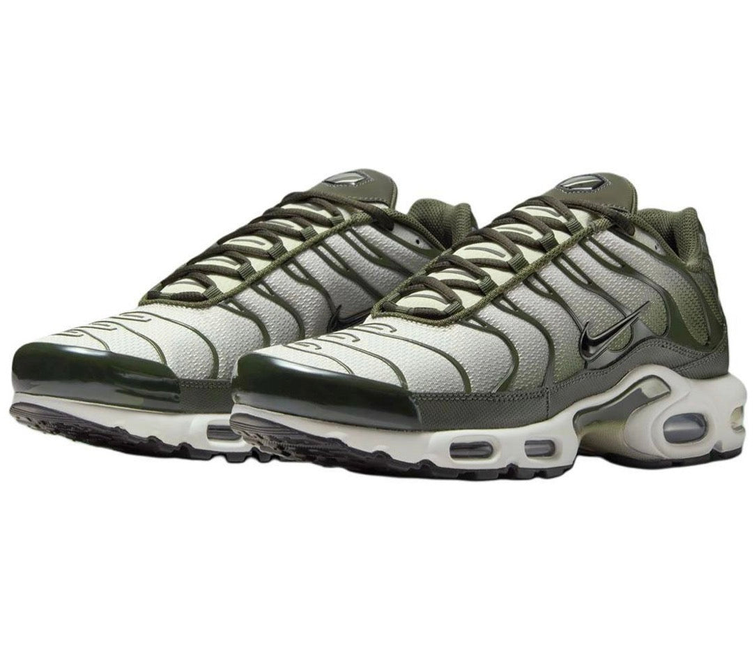 Nike air max plus "olive gradient"