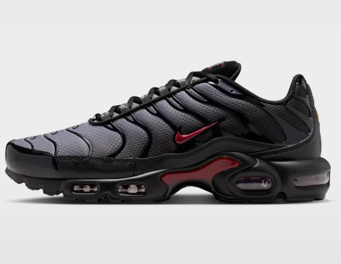 Nike air max plus "Black crimson"