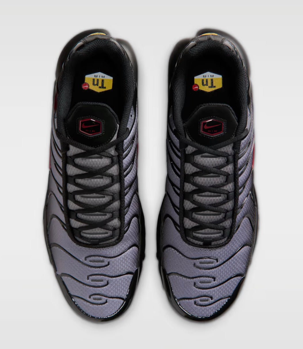 Nike air max plus "Black crimson"