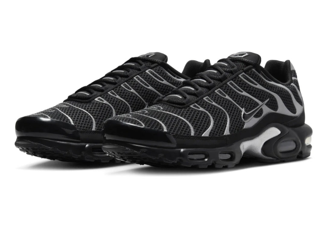 Nike air max plus "Black reflective silver"