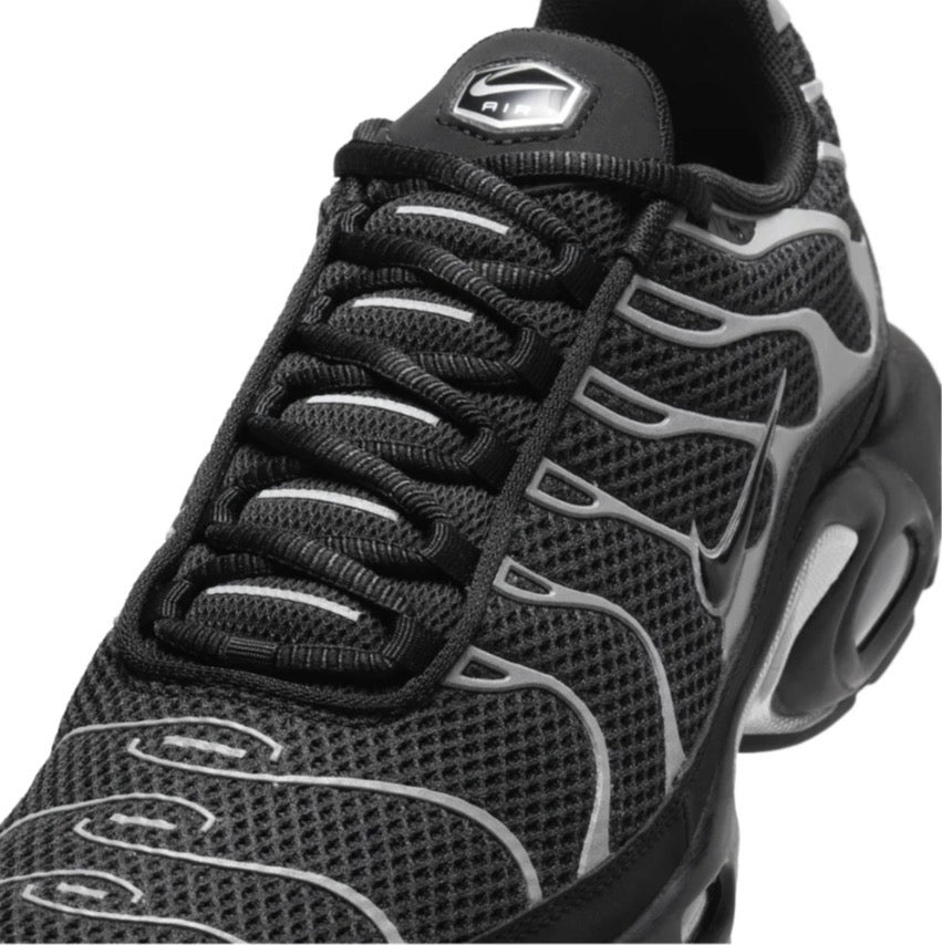 Nike air max plus "Black reflective silver"